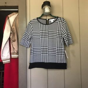 Liz Claiborne Houndstooth Patterned Top NWT